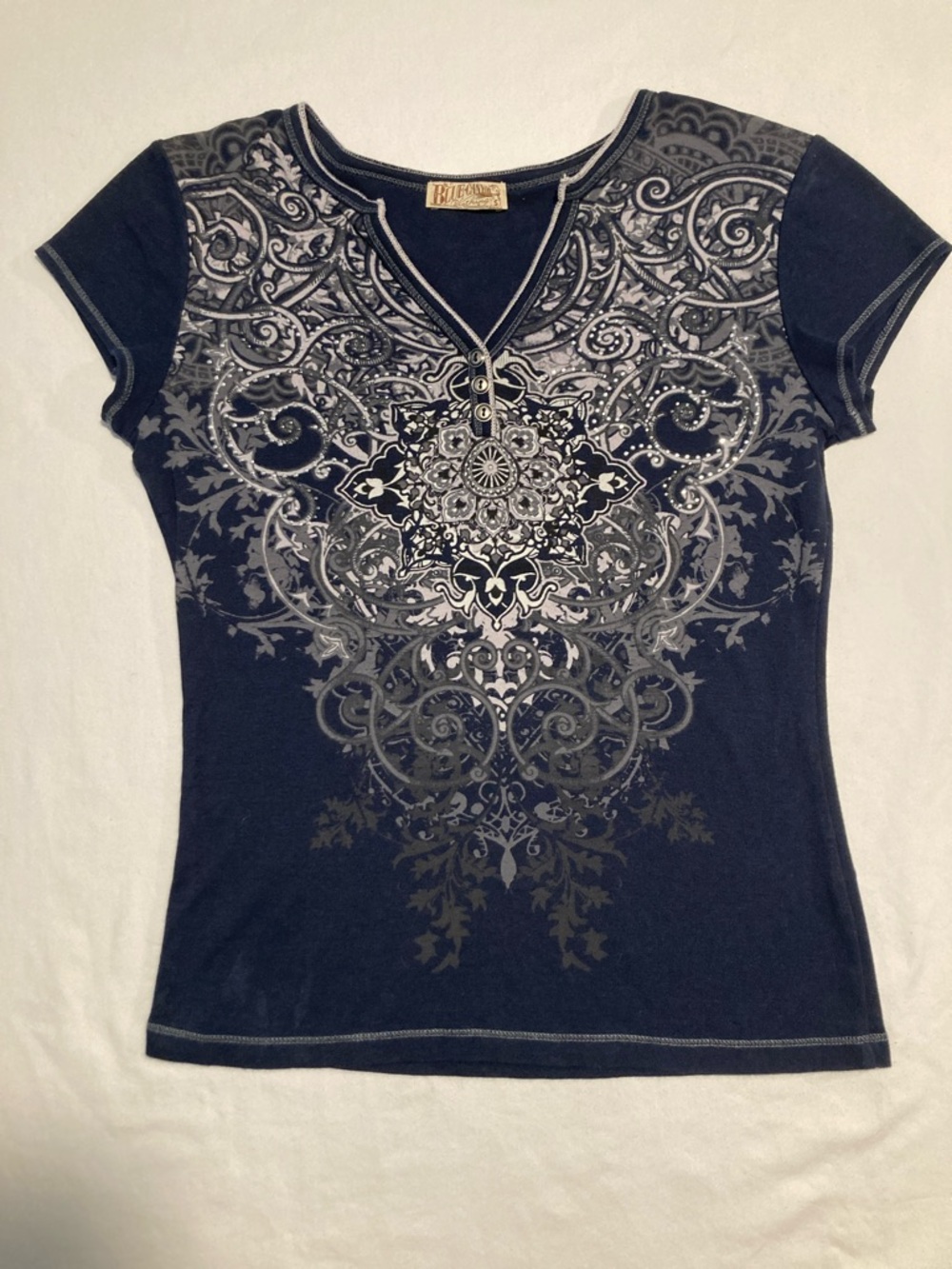 Blue Canyon Vintage-Inspired Navy Short Sleeve Graphic Top (Item No. R32)